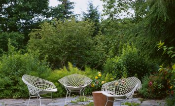 Knoll - Bertoia_Diamond_Chair_Outdoor_